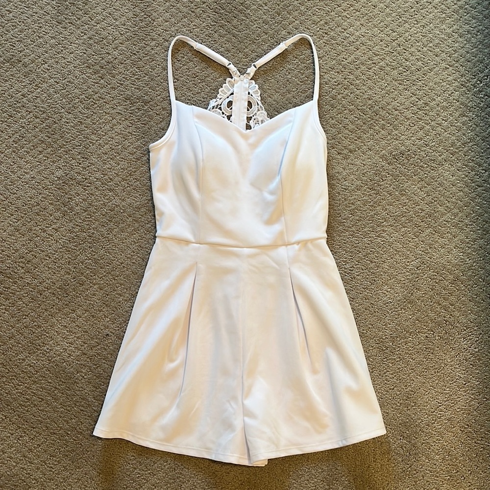 Francesca’s White Brand New Romper!